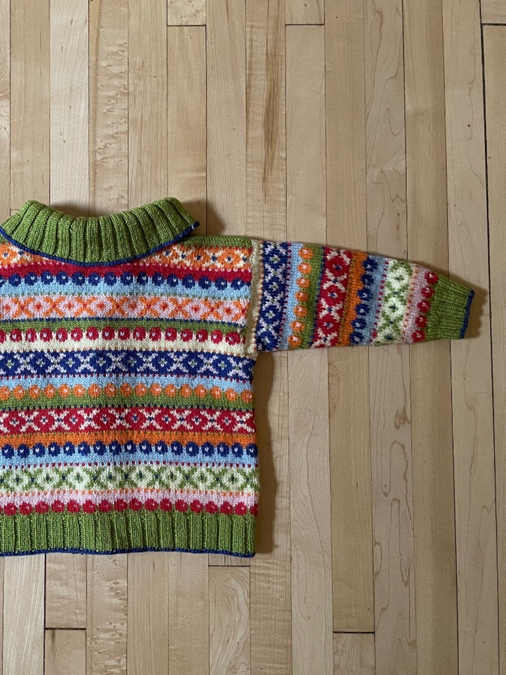 Fair Isle Hand knit Wool Baby Cardigan Sweater - Picture 3 of 7